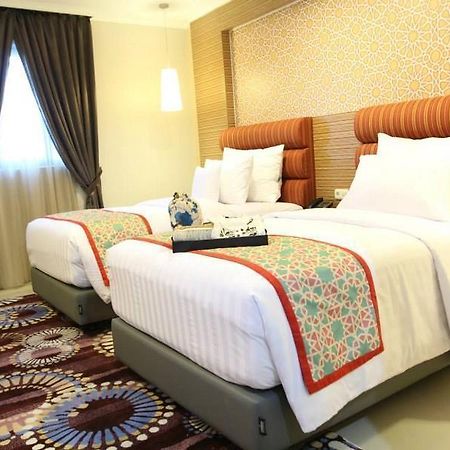 Zahabi Hotel Jakarta Simatupang Exterior photo